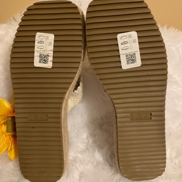 ASOS DESIGN Crème color macrame ladies sandals in size 7 VGUC - Picture 2 of 9